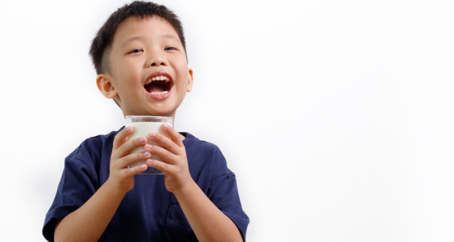 Tips Memilih Susu untuk Perkembangan Otak Anak yang Tepat