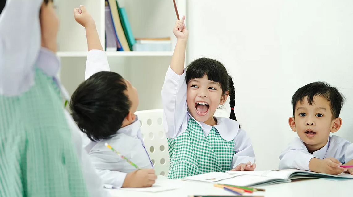 Tips Sederhana agar Anak Tumbuh Jadi Cerdas dan Percaya Diri